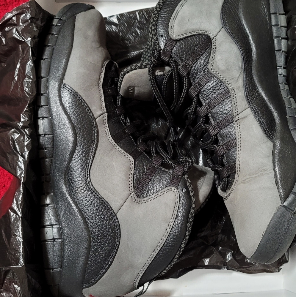 SOLD🚨🚨🚨SOLDJordan 10s shadow